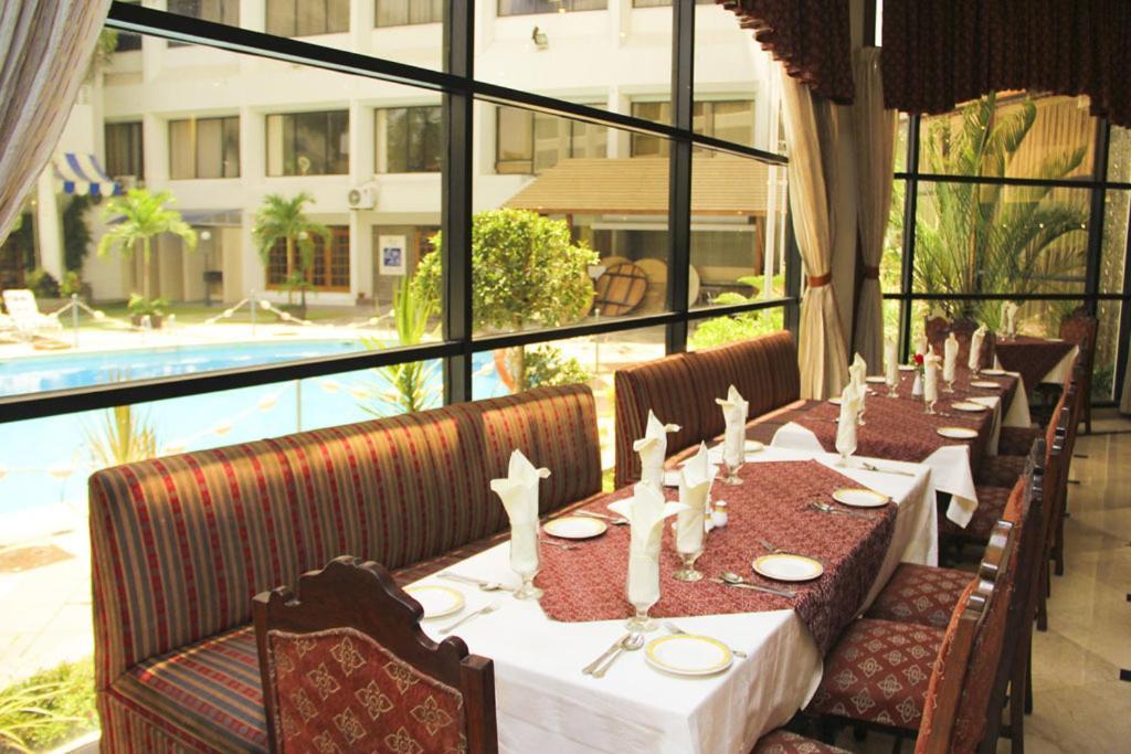 קראצ'י Regent Plaza Hotel & Convention Center מראה חיצוני תמונה
