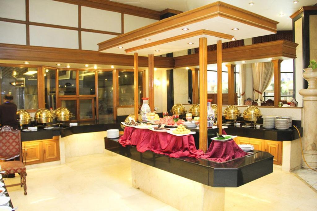 קראצ'י Regent Plaza Hotel & Convention Center מראה חיצוני תמונה