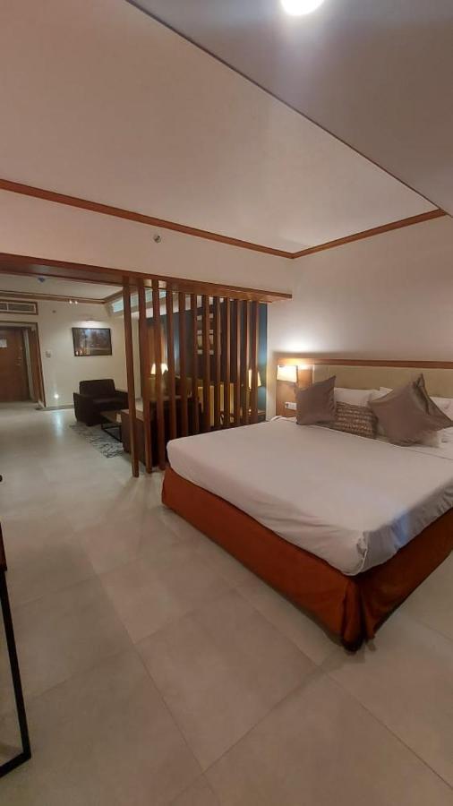 קראצ'י Regent Plaza Hotel & Convention Center מראה חיצוני תמונה