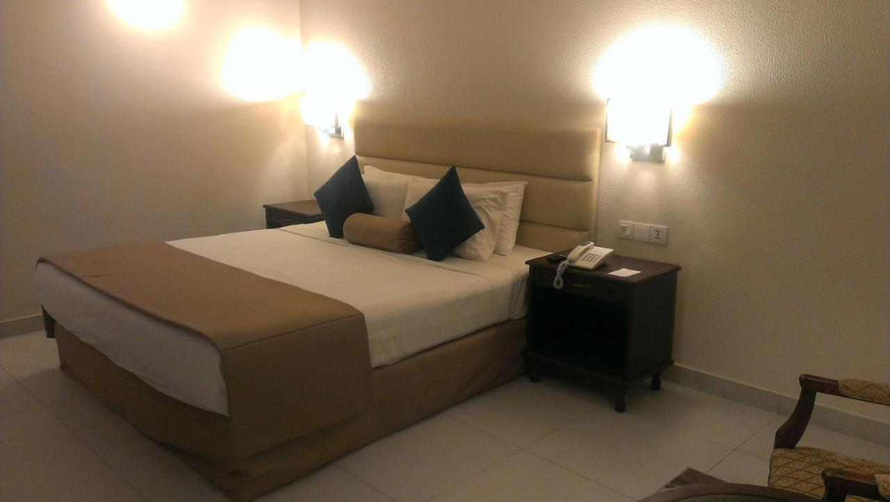 קראצ'י Regent Plaza Hotel & Convention Center מראה חיצוני תמונה