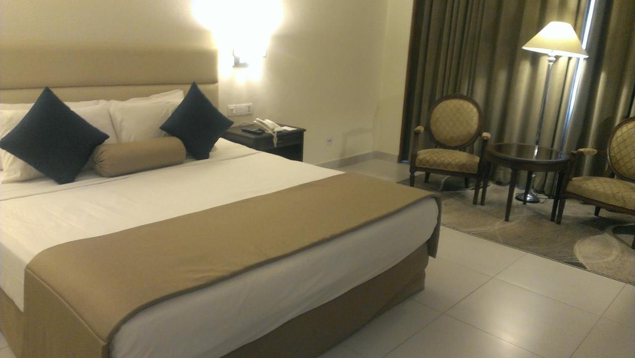 קראצ'י Regent Plaza Hotel & Convention Center מראה חיצוני תמונה