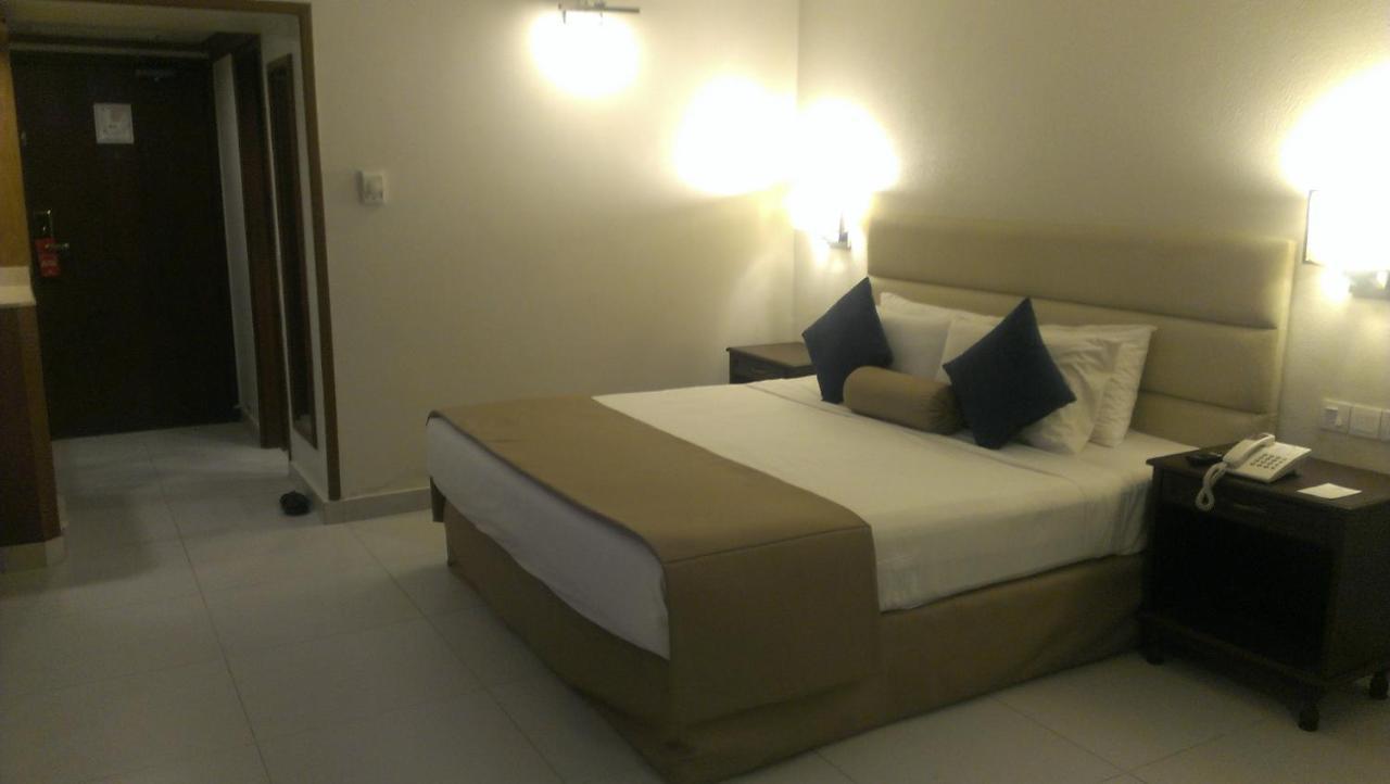 קראצ'י Regent Plaza Hotel & Convention Center מראה חיצוני תמונה